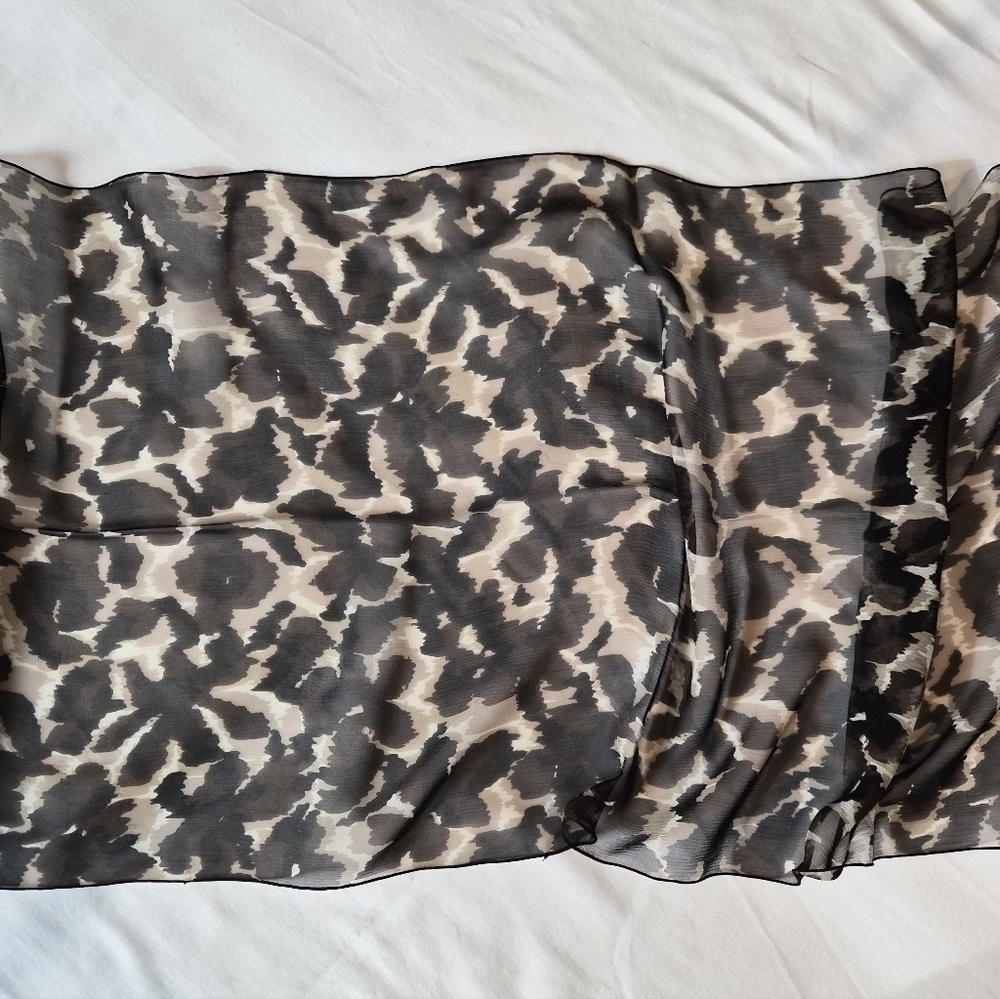 ​Ann Taylor Animal Print Lightweight Sheer Scarf - Neutral Leopard/Cheetah - Picture 3 of 6